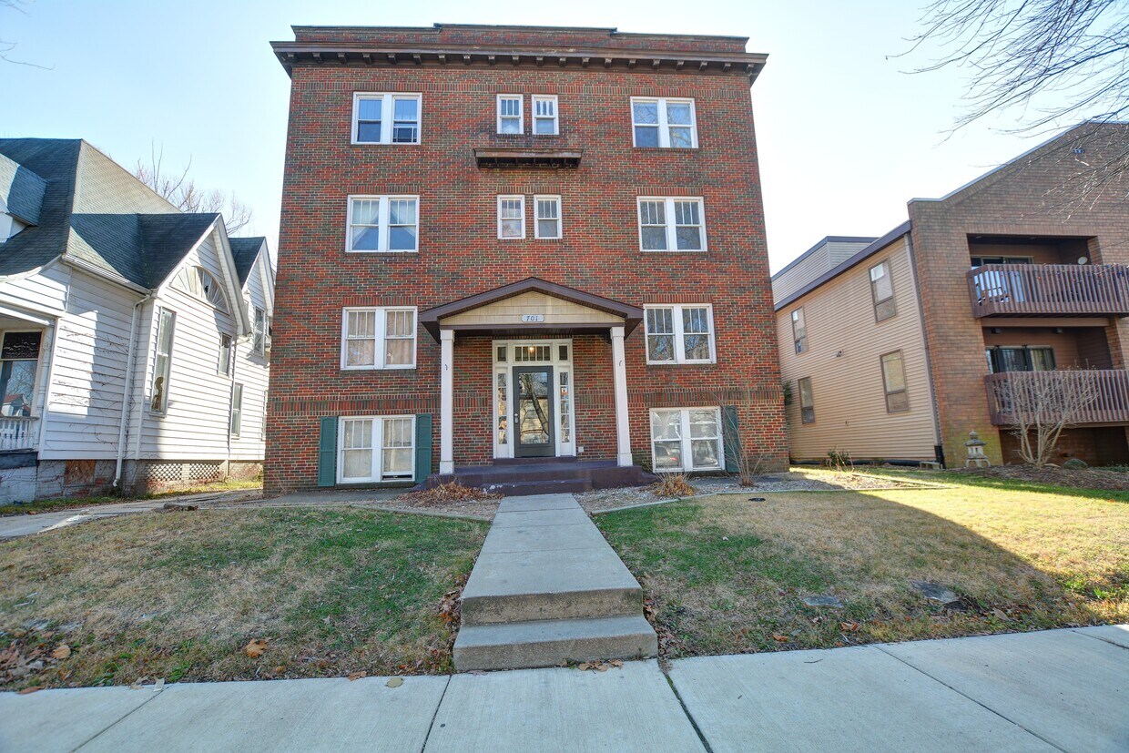 Primary Photo - 701 W Prairie Ave