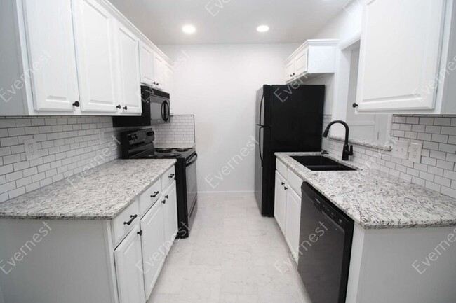 Building Photo - 1622 S Ash Pl