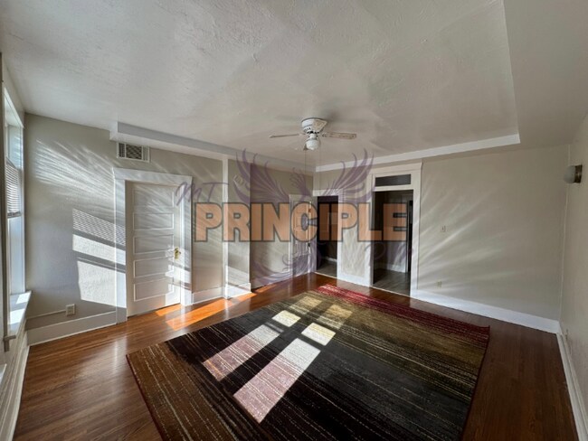 Building Photo - 214 E 3rd St