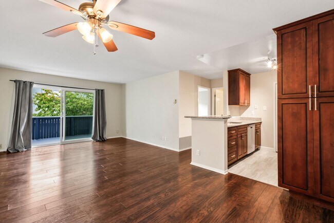 Foto del edificio - Top Floor 1Bd/1Ba Condo Community with Ten...