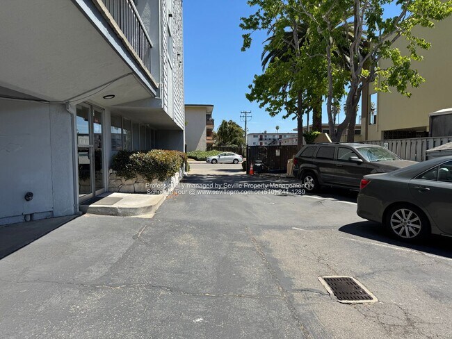 Foto del edificio - MOVE-IN READY 2BR/1.5BA Condo close to Ala...