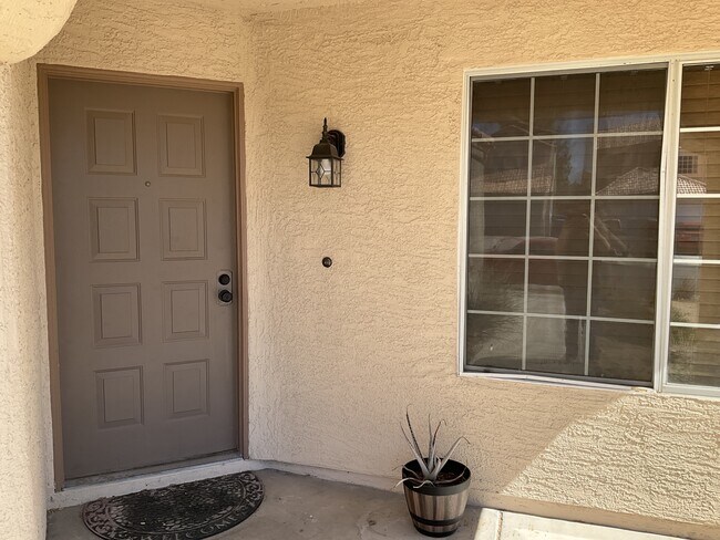 Foto del edificio - 6500 Fresh Meadows Ln