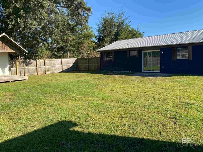 Foto del edificio - 20095 Dotson St