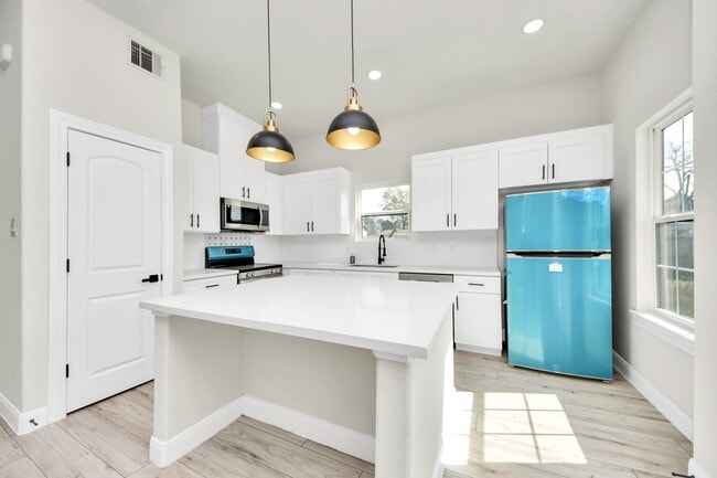 Building Photo - 7815 Joy St