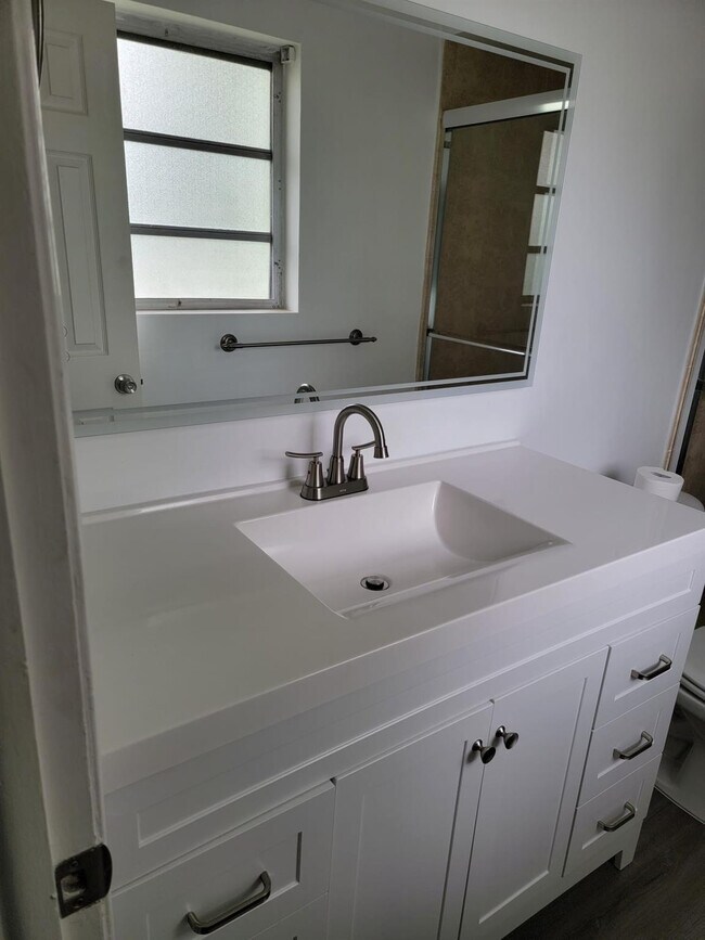 Foto del edificio - 2100 Diana Dr