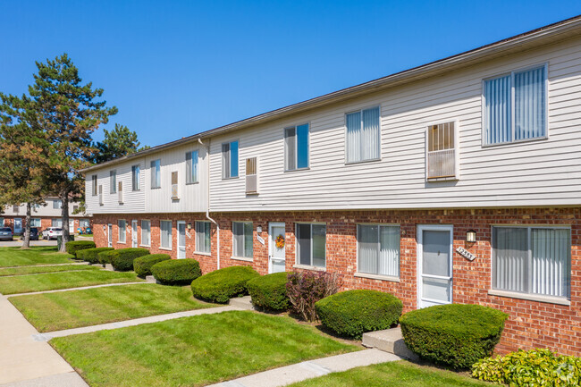 Exterior junto a la calle - Coppertree Townhomes