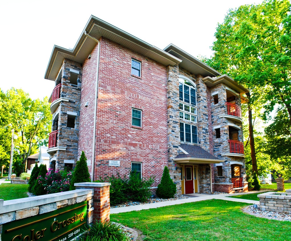 701 W Green St, Champaign, IL 61820 Apartments in Champaign, IL