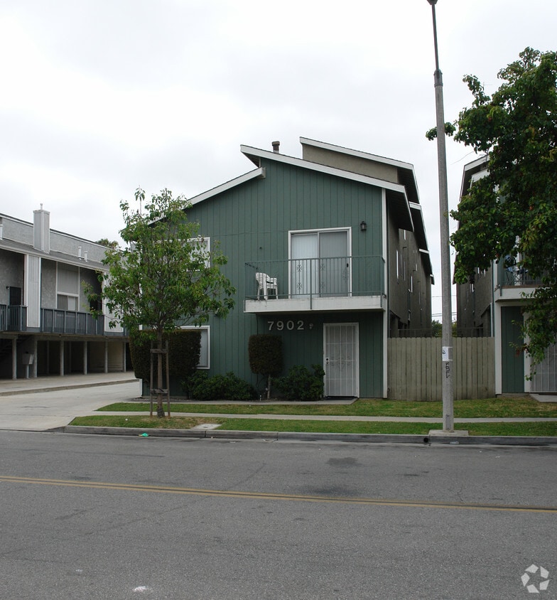 Building Photo - 7902 Holt Ave