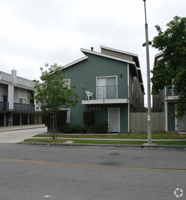 Building Photo - 7902 Holt Ave.