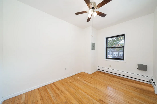 Building Photo - 583 Gregory Ave
