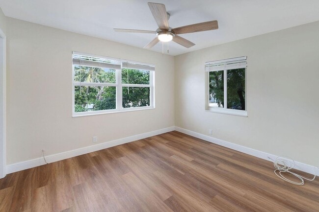 Foto del edificio - 901 N F St