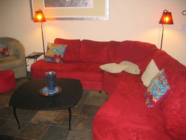 Building Photo - 18 Pleasant Dr