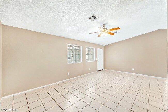 Foto del edificio - 4465 Halbert Ave