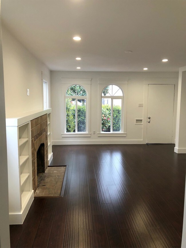 Building Photo - 1747 27th Ave