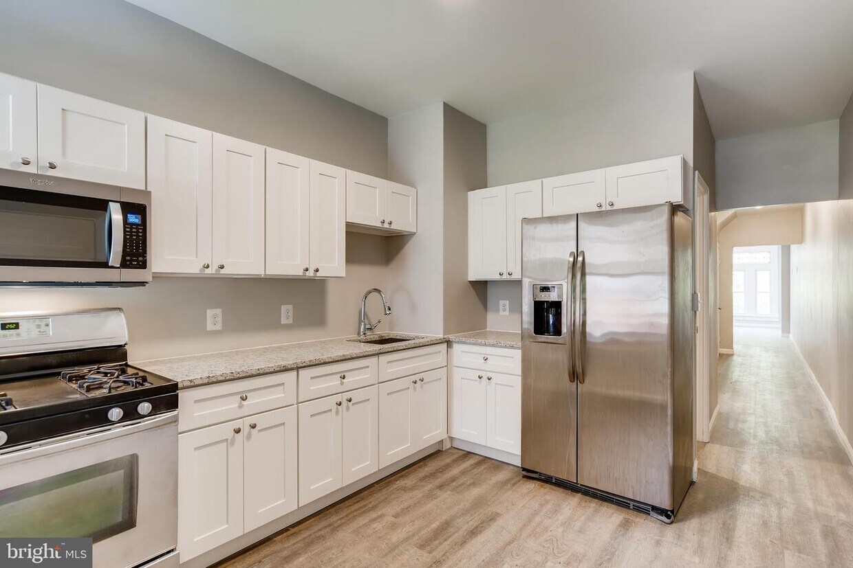 Foto principal - 3009 Shannon Dr