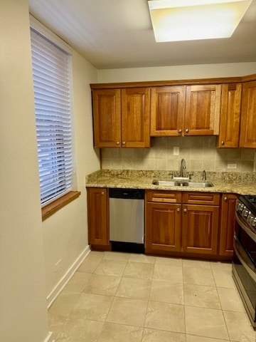 Primary Photo - 253 E Delaware Pl
