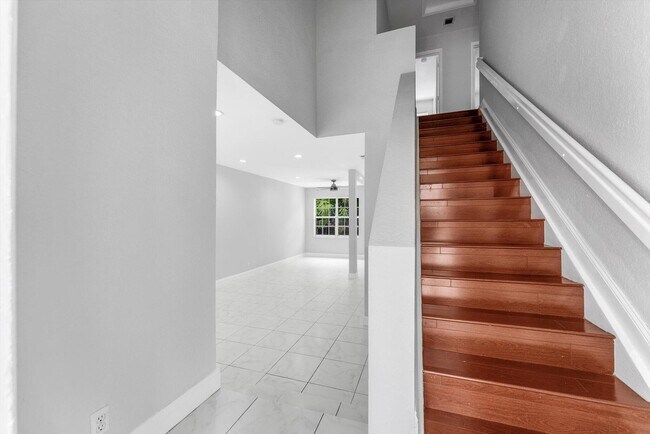 Building Photo - 5814 Eagle Cay Ln