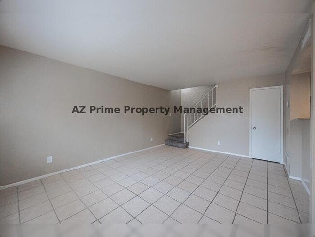 Building Photo - 5041 N 39th Dr