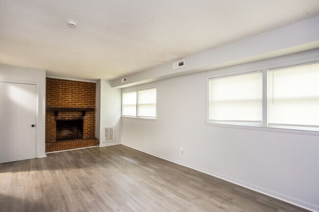 Foto del edificio - 4809 Thornwood Rd