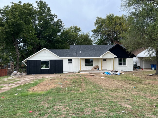 Building Photo - 637 Mohawk Blvd