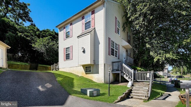 Foto del edificio - 24 Duttonview Dr