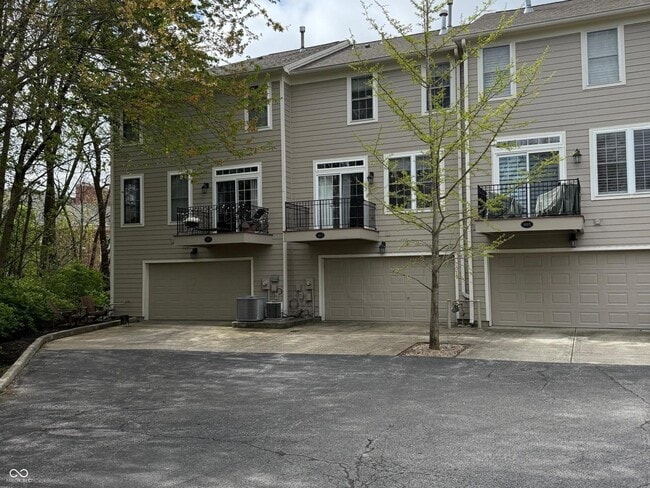 Building Photo - 403 Autumn Dr