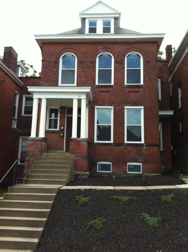 Front - 341 Maple Terrace