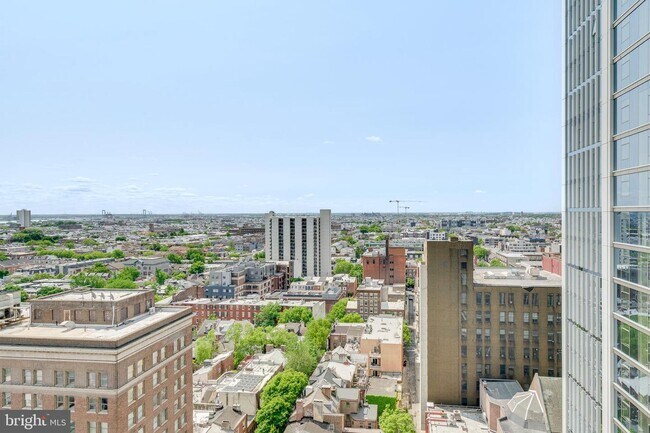 Building Photo - 1326-42 Spruce St