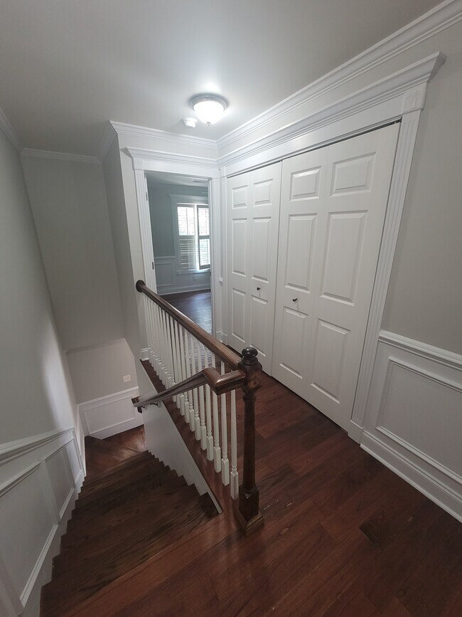 Building Photo - 3913 Overbrook Dr