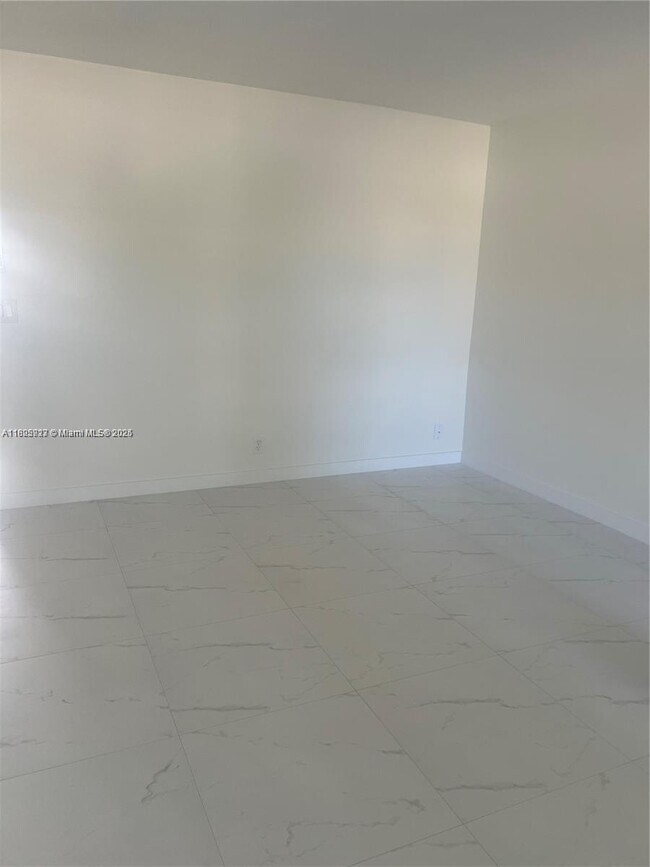 Foto del edificio - 722 NE 8th St