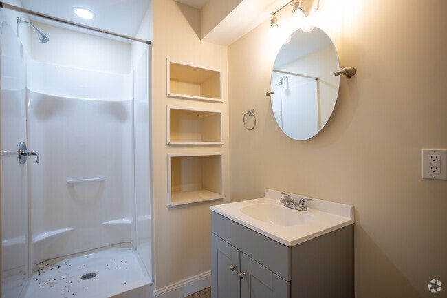 1BR,1BA - Bathroom - Church Street Townhomes