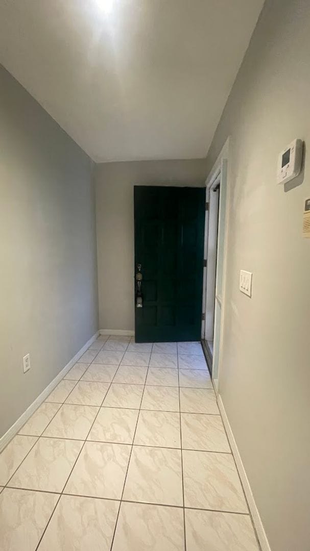 Building Photo - 5360 Skelly Square