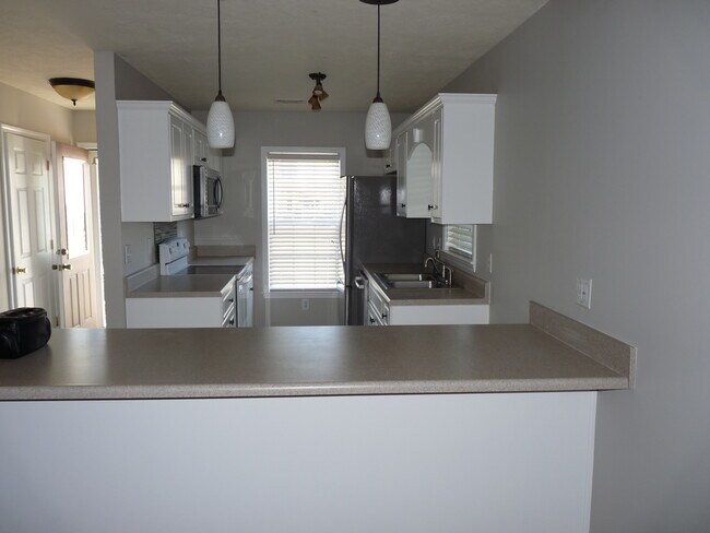 Cocina - 136 Portofino Ln SW