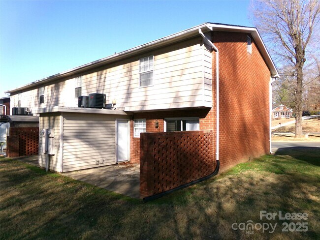 Foto del edificio - 1351 N 6th St