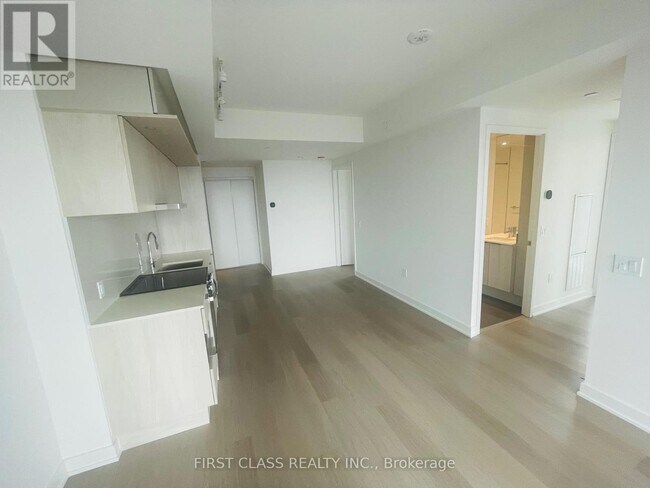 Photo du bâtiment - 448 Burnhamthorpe Rd W