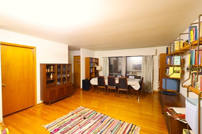 Foto del edificio - 1230 Fork Creek Trl