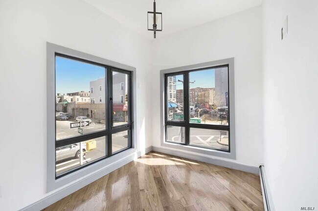 Foto del edificio - 2446 Dean St