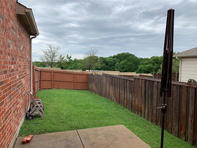 Foto del edificio - 5413 Beacon Ln
