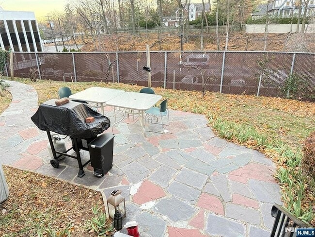 Photo - 272 Frances St House