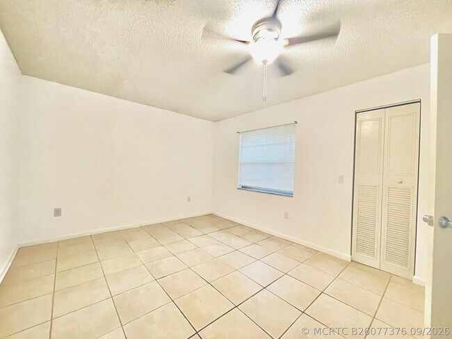 Building Photo - 2302 Sunrise Blvd