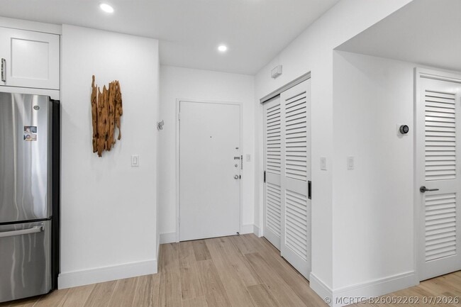 Building Photo - 120 N Ocean Blvd