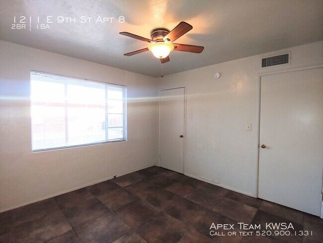 Foto del edificio - 1211 E 9th St