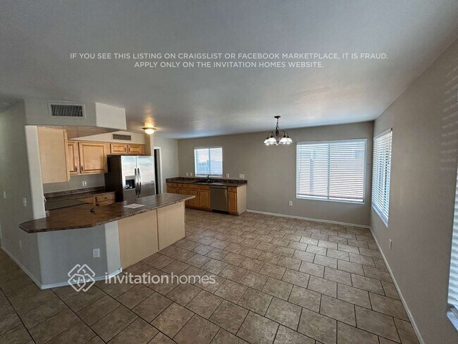 Building Photo - 7005 S 39th Dr