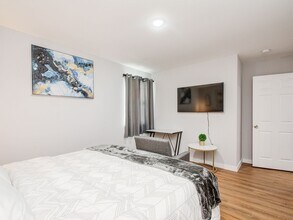 Building Photo - 6610 Haight St