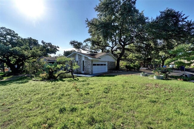 Building Photo - 1003 Minda Dr