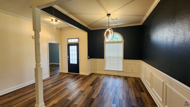 Foto del edificio - 502 Woods Edge Way