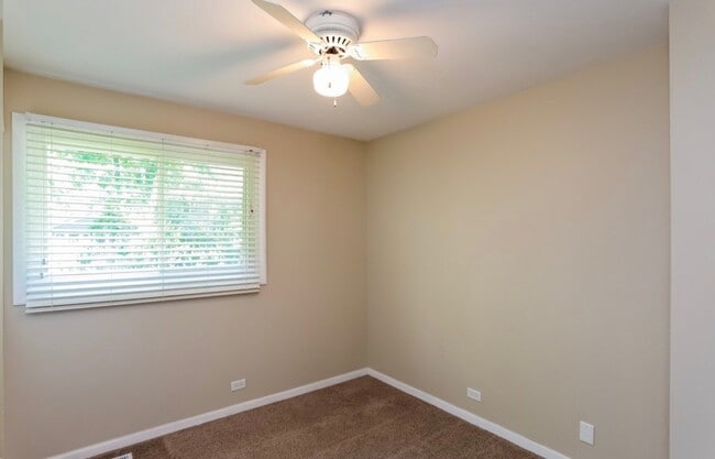 Building Photo - 1563 S Tyler Rd