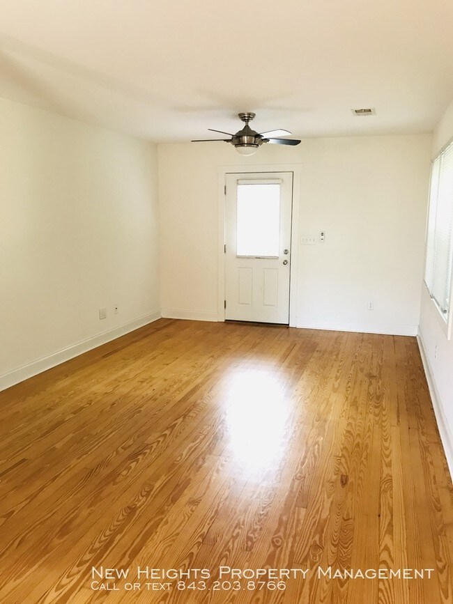 Building Photo - 334 Riverland Dr