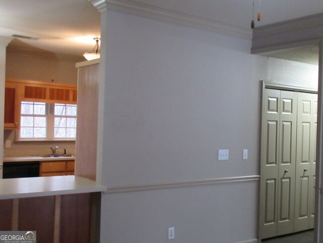 Building Photo - 63 Live Oak Rd