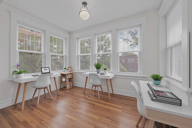 Foto del edificio - 721-725 Interdrive - Now Leasing for 2026/27